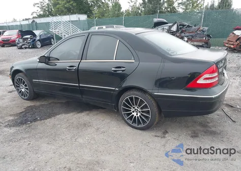 2004 Mercedes-Benz C 320 4Matic из США, поврежденный, VIN WDBRF84J54F448386